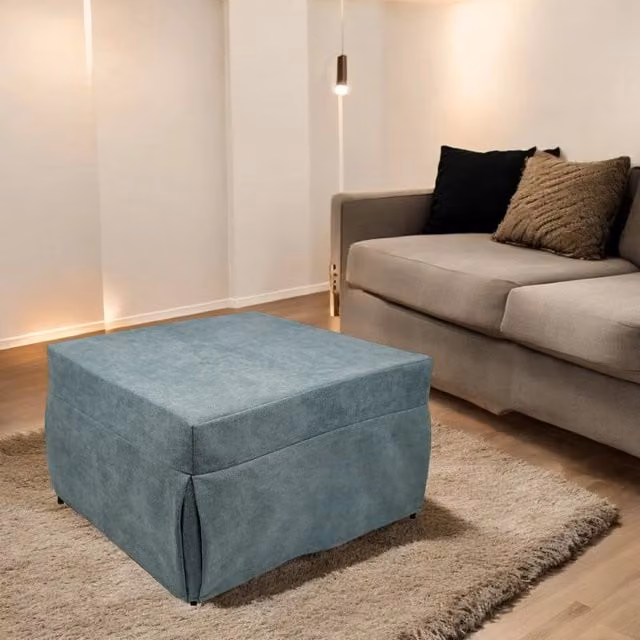 Pouf trasformabile in letto Arno di Talamo Italia, modello salvaspazio in tessuto azzurro con rivestimento sfoderabile, L/P/H: 78 x 78 x 45 cm – 1