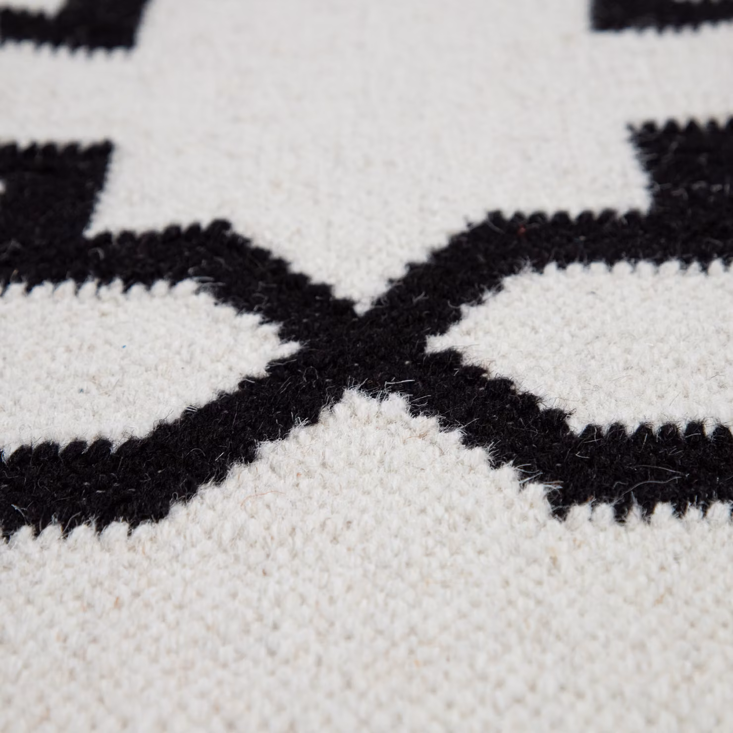 Tappeto Kenolia in lana e cotone bianco e nero stile marocchino L: 160 cm, P: 230 cm – 2