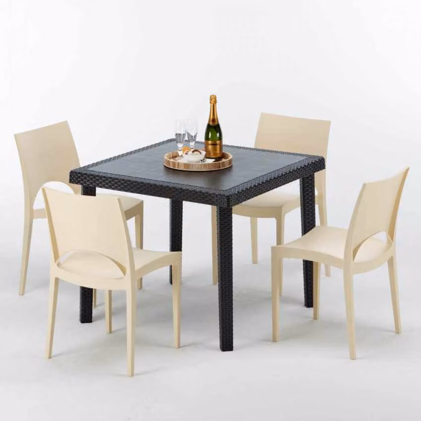 Tavolo quadrato nero e 4 sedie in polipropilene colorato Set di bastoni per esterni Grand Soleil Paris Passion - Beige