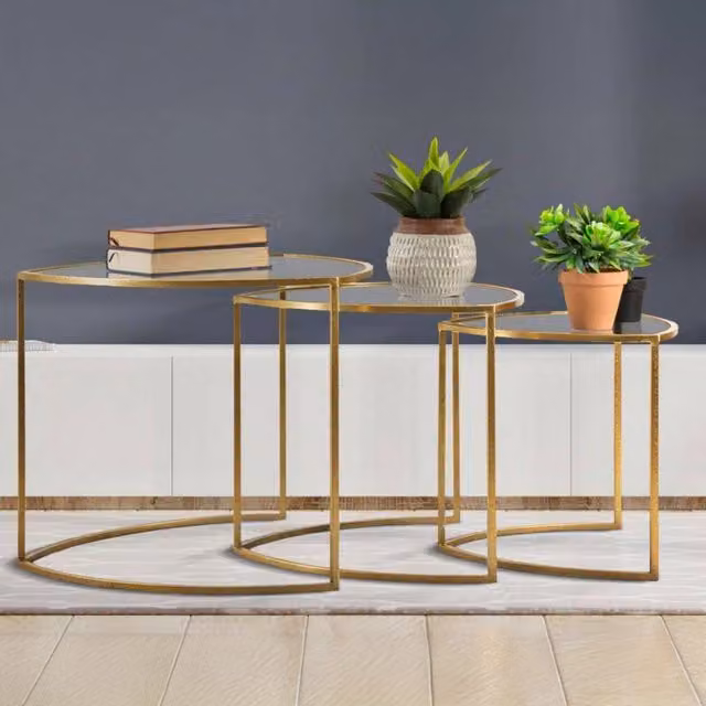 Tavolino da salotto moderno DMORA con piano in vetro sfaccettato e struttura in metallo oro, L 60 x P 60 x H 50 cm