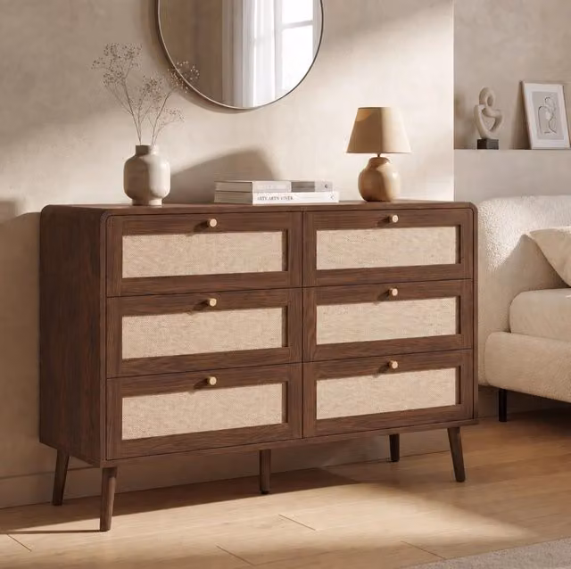 Cassettiera a 6 cassetti in MDF e rattan PE; finitura noce con angoli arrotondati