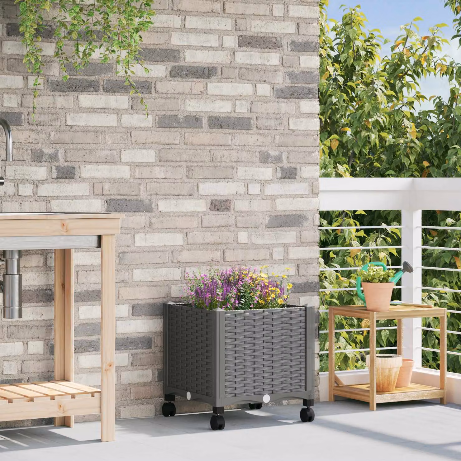 Vaso da giardino con ruote vidaXL in plastica Grigio Chiaro L: 40 cm, P: 40 cm, H: 44 cm