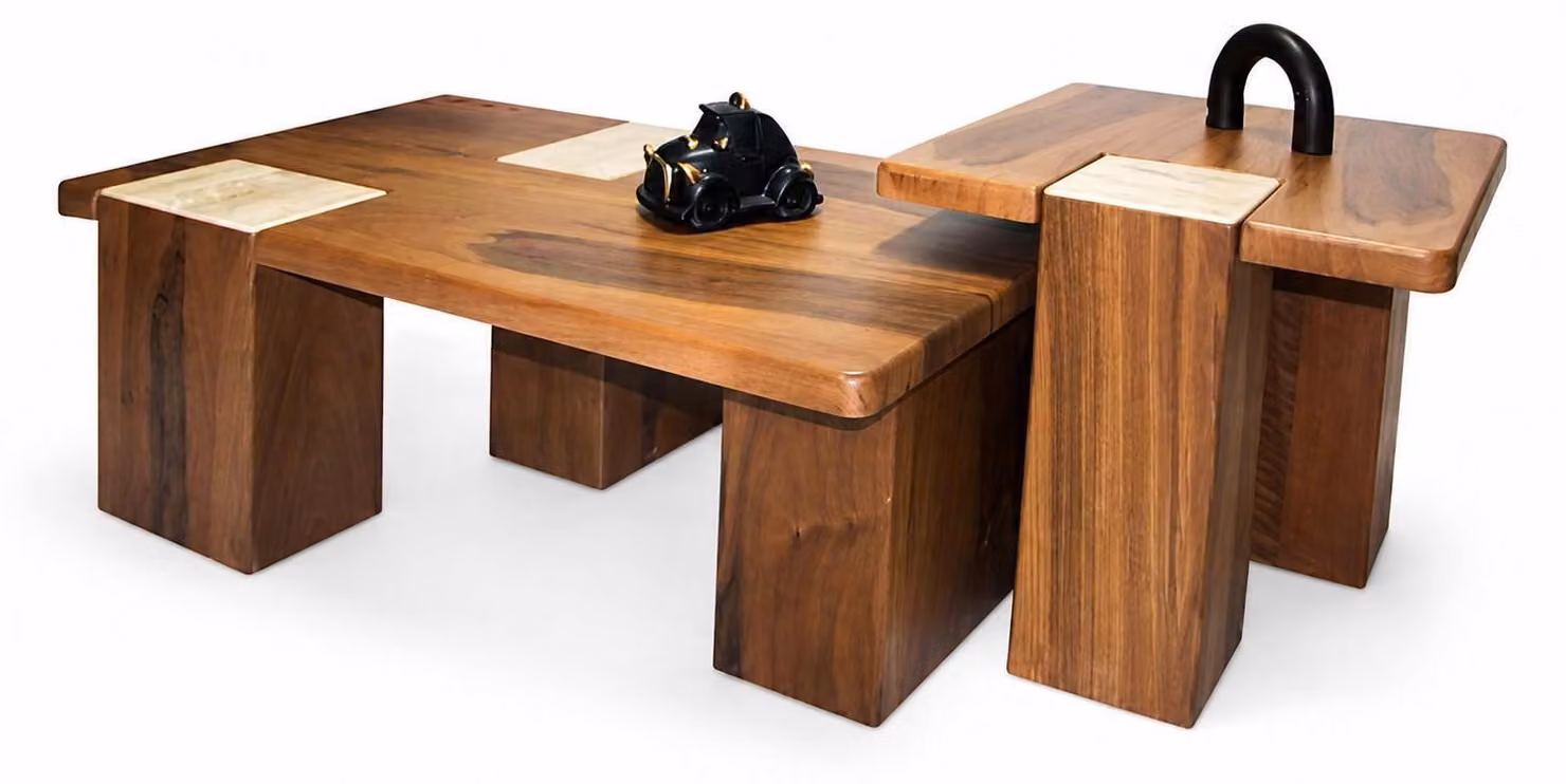 Tavolino da caffè moderno, color marrone, in legno massello, dal design semplice e strutturato, di alta qualità