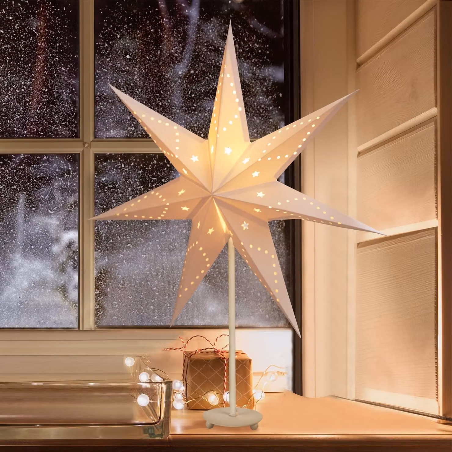 SALCAR LED, Stella di Natale illuminata per finestre, 35 cm, stella di carta per Natale con lampadina E14, stella luminosa 3D da posizionare, stella dell'Avvento con base in ferro, bianca