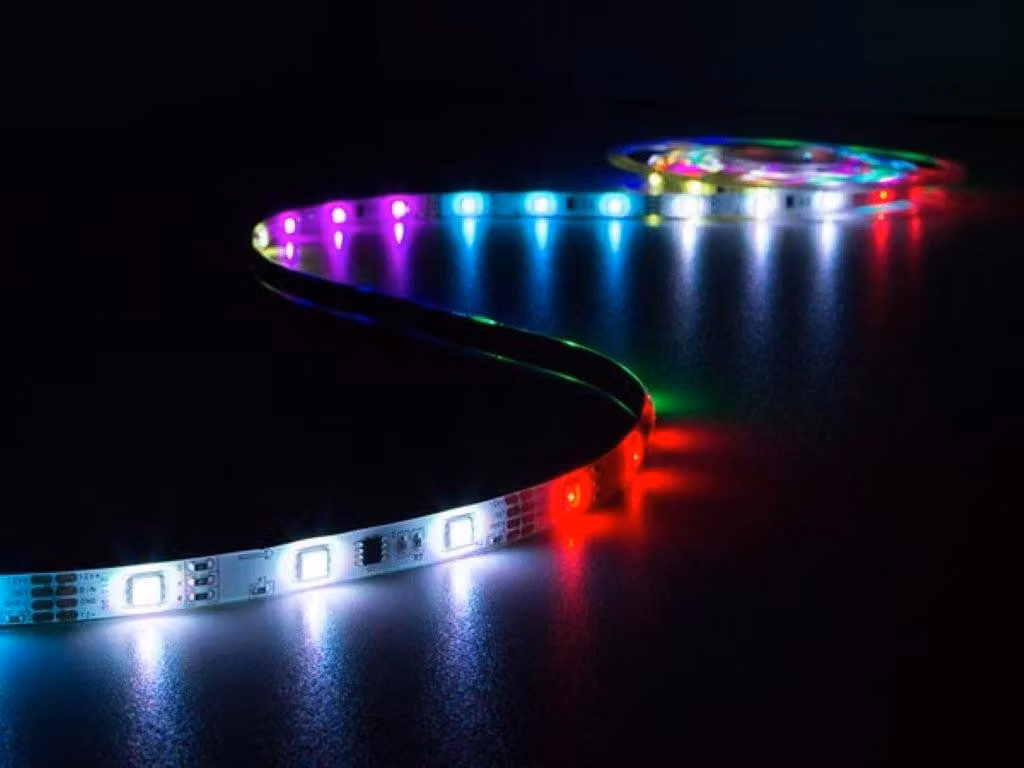 Kit Con Striscia Led Flessibile Animata Digitale, Controller E Alimentatore - Rgb - 150 Led - 5 M - 12 Vdc