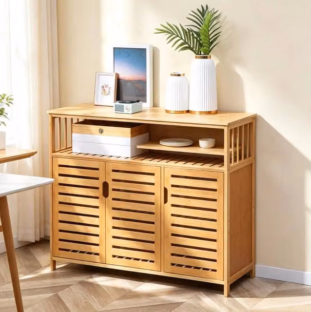 Credenza ULEVR 100x35x82 cm in bamb¨´ naturale con ripiano aperto e 3 ante magnetiche