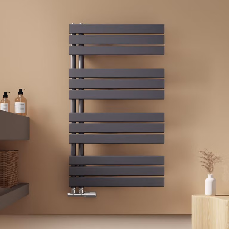 Scaldasalviette EMKE Radiatore da bagno Radiatore a pannello Collegamento laterale Acqua calda a parete 1320 x 400 mm Antracite senza elemento riscaldante