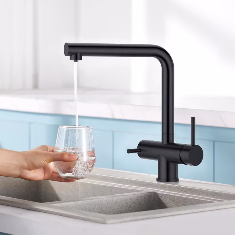 Rubinetto da cucina a tre vie con doccetta estraibile
