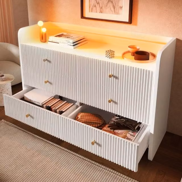 Credenza 120x40x75 cm bianca in truciolare, 6 cassetti con LED