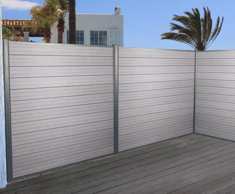 Schermo privacy in WPC Sarthe, recinzione frangivento, pali in alluminio ~ set di 3, 5,6 m grigio