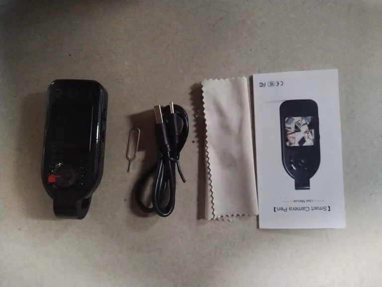 Videocamera indossabile 2K con registrazione audio e video, videocamera portatile, mini webcam, schermo da 1,3 pollici, obiettivo grandangolare da 120°, visione notturna a infrarossi, integrata