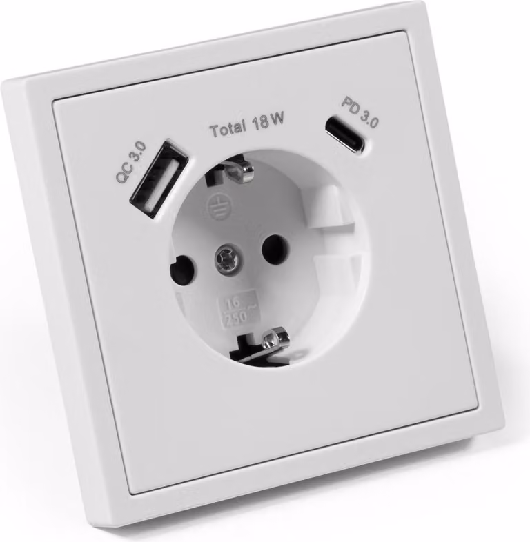 Presa di corrente con contatto di terra McPower ''Shallow'' 1x USB-C - 18W Quickcharge - 1x USB-A bianco