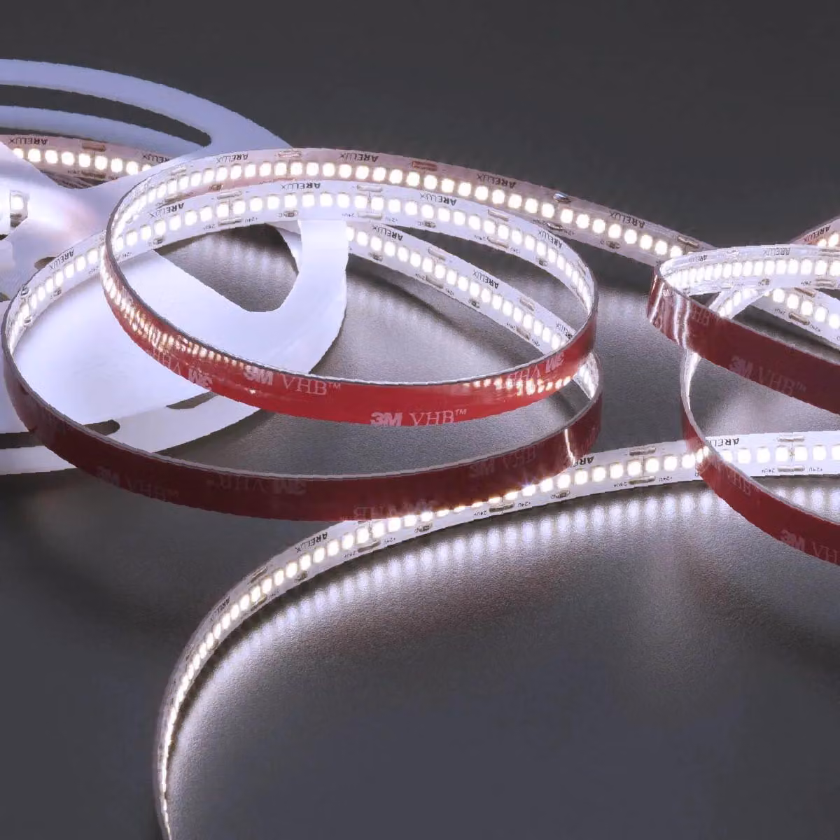 ARELUX XRIBO IP20, striscia LED, 5 metri per rotolo, 22W/metro, 240 LED/metro, 24V DC, indice di resa cromatica (CRI) 80, angolo di emissione >115°, temperatura di colore 3000K
