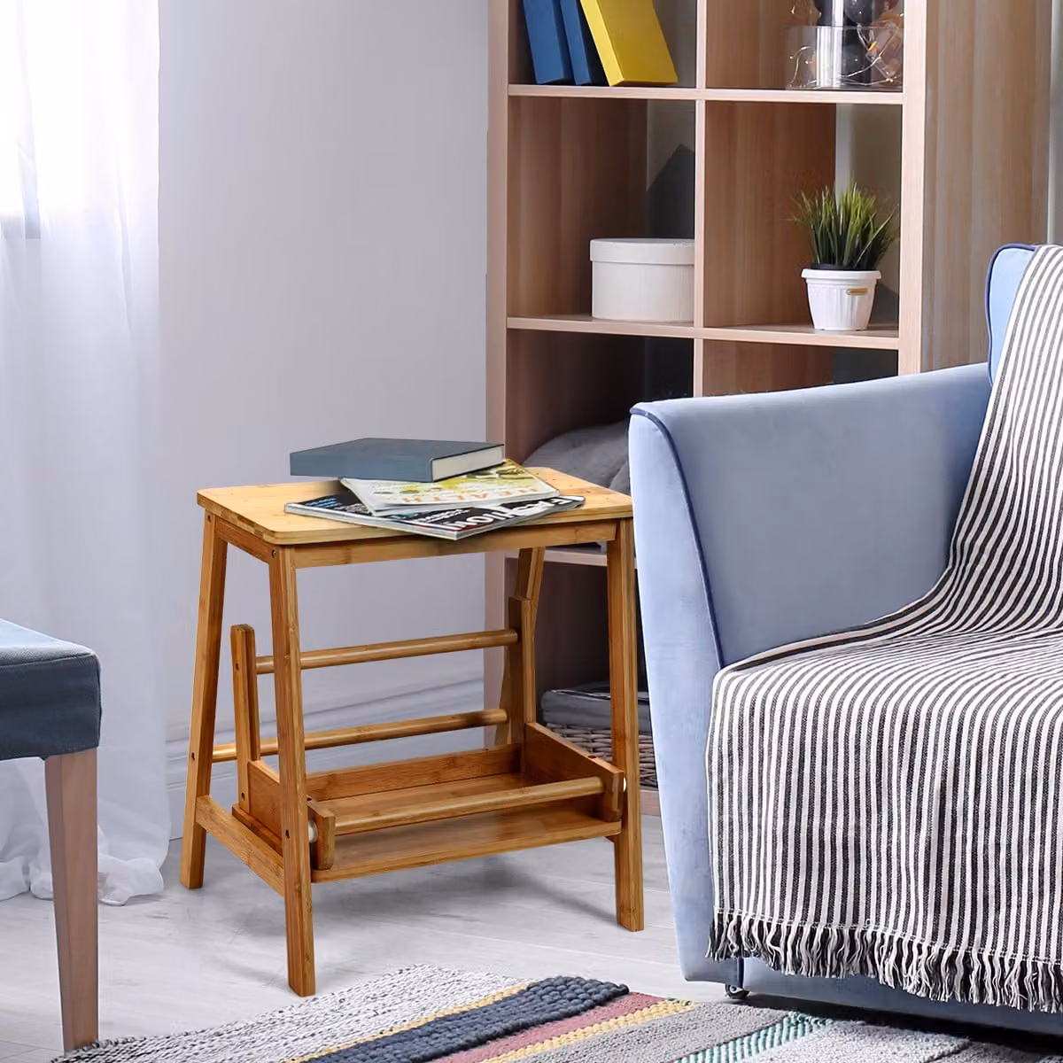 Sgabello pieghevole a 2 livelli Costway in bambù con scanalatura antiscivolo, colore naturale beige e marrone