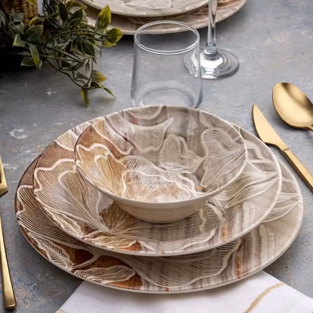 Servizio Piatti DMORA in Ceramica Multicolore, Set da 24 Pezzi per Adulti, Lavabile in Lavastoviglie e Utilizzabile in Microonde