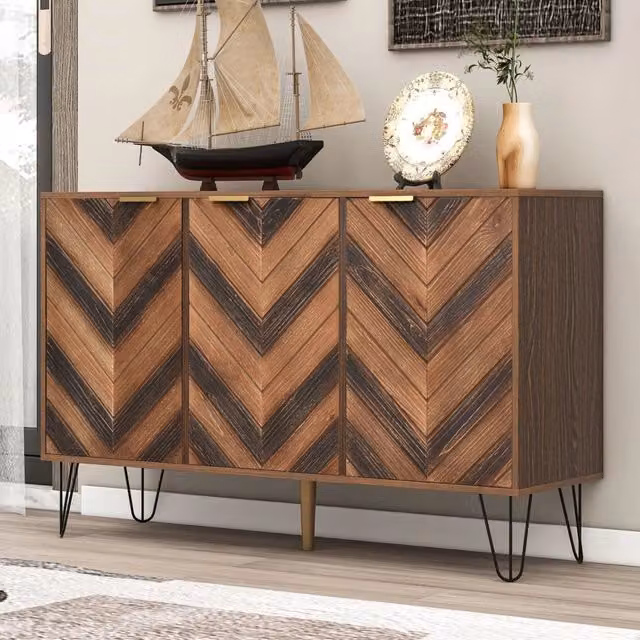 Credenza moderna MODFU a 3 ante con ripiani interni in effetto legno naturale, nero e oro, L: 120 cm, P: 38 cm, H: 76,5 cm – 1