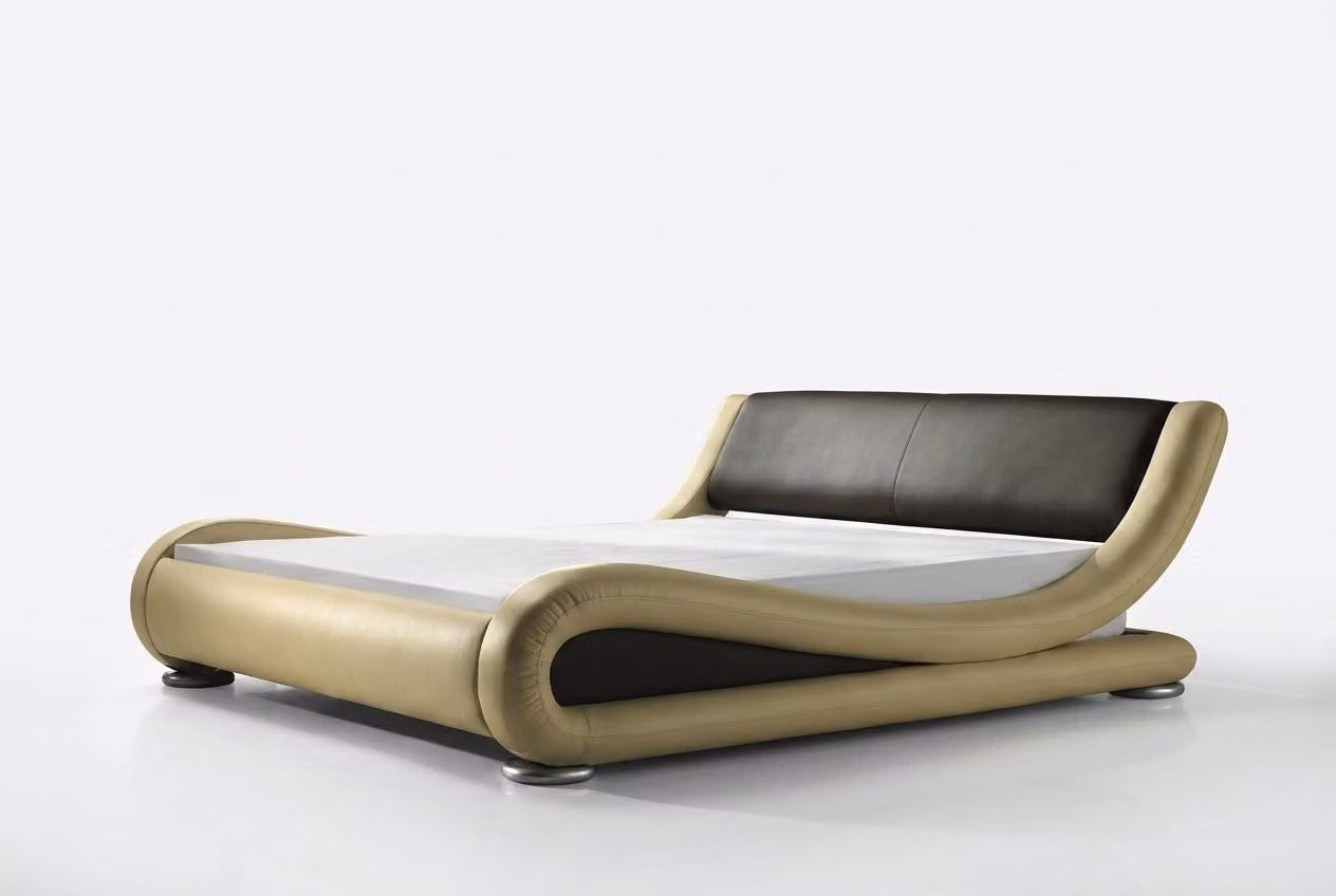 Set completo per camera da letto in ecopelle dorata, composto da un letto matrimoniale
