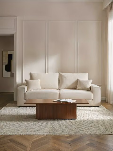 Divano a 3 posti Orson Kenay Home beige in tessuto con cuscini inclusi – 1