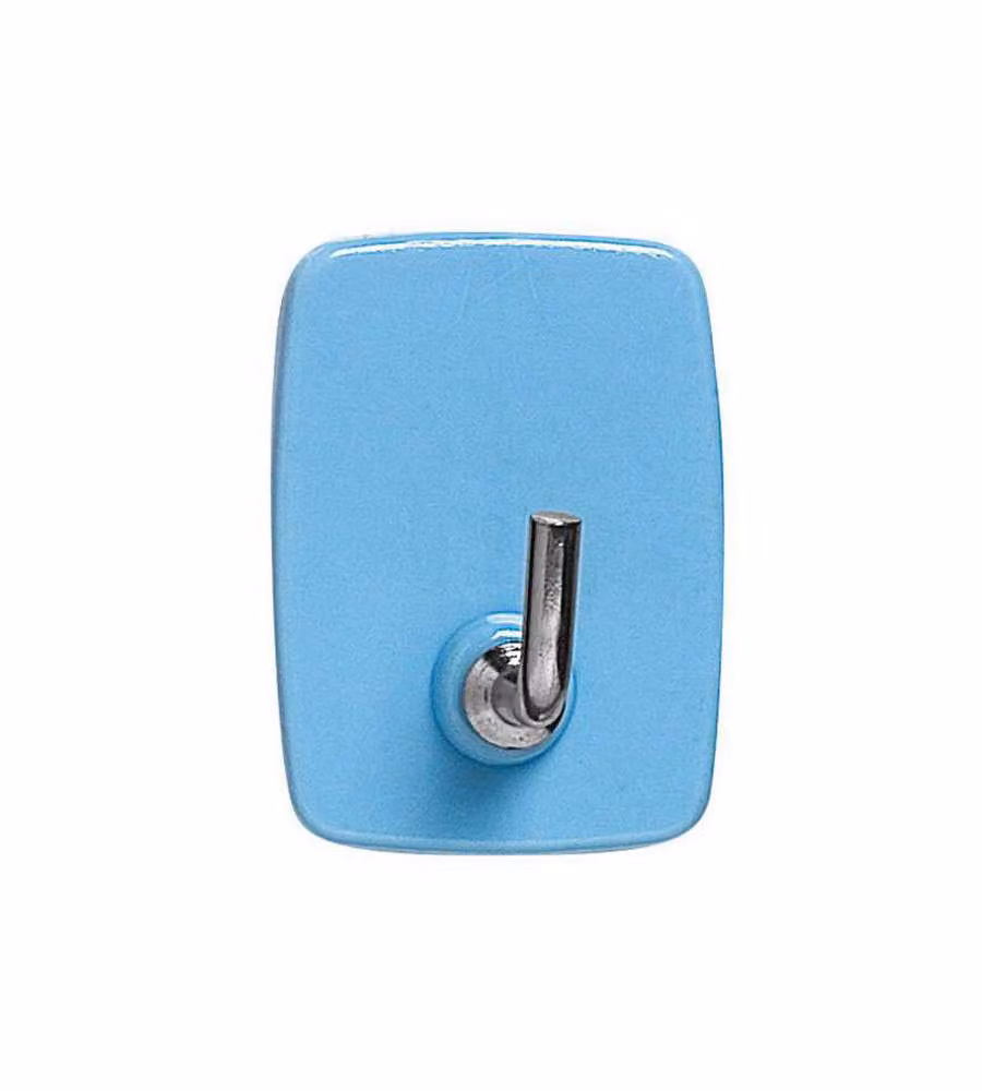 Set di 4 ganci di plastica con ferretto per fissaggio alla parete.