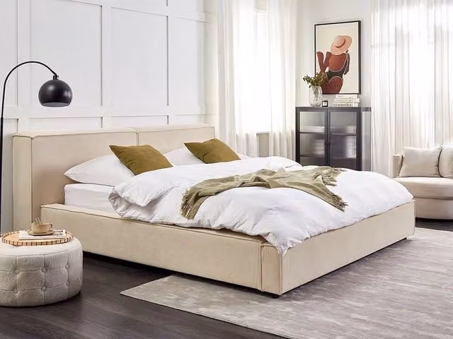 Letto matrimoniale BELIANI in velluto beige con struttura a doghe in legno stile classico L/P: 180 x 200 cm – 1
