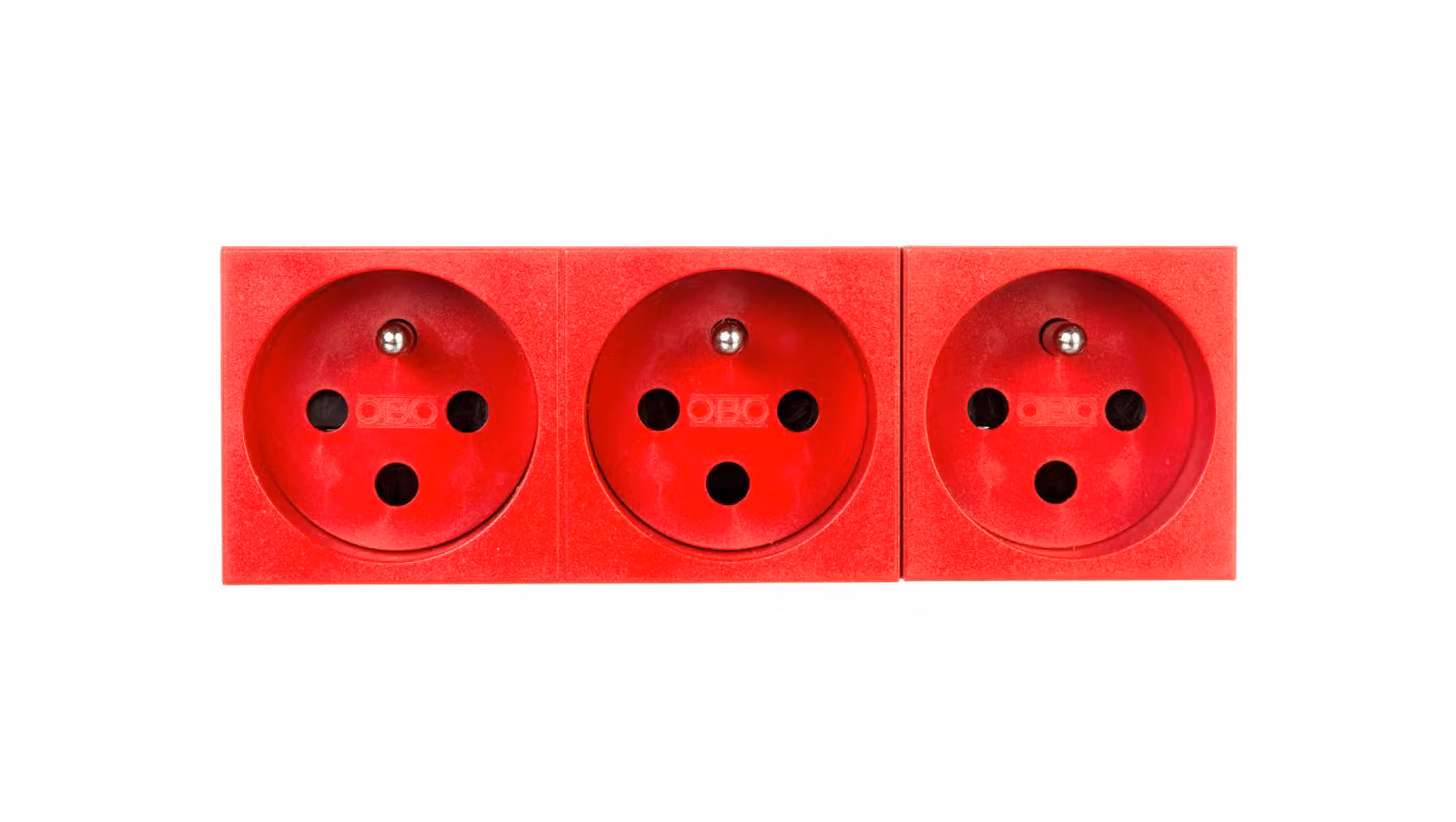 M45 presa tripla w/u 16A rossa STD-F0K SRO3 6120316