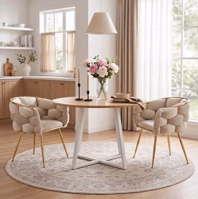 Sedia imbottita beige in velluto con struttura metallica dorata; set di 2