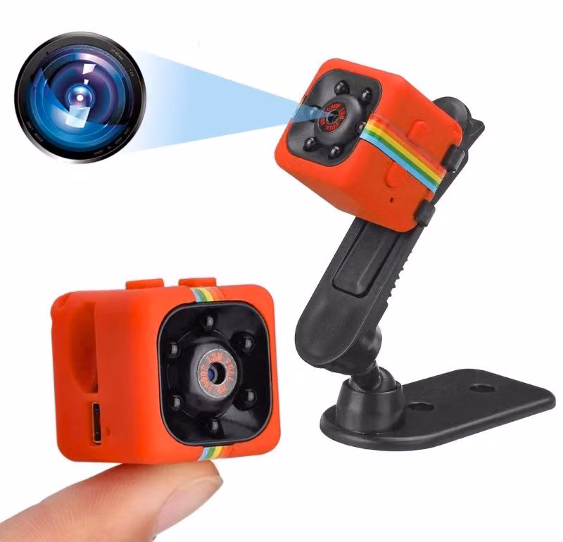 Mini Telecamera iUni SQ11, Full HD, 1080P, Visione Notturna, Slot per Scheda MicroSD