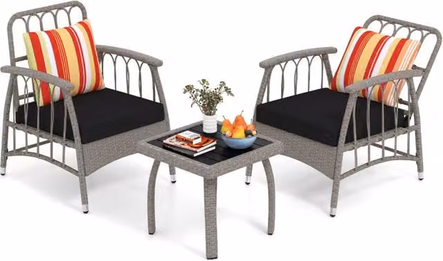 Set da giardino Design Mania in polyrattan grigio con tavolino da caffè e cuscini imbottiti per esterno