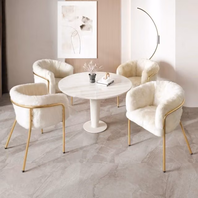 Set di 4 sedie in pelliccia sintetica con gambe in metallo; bianche
