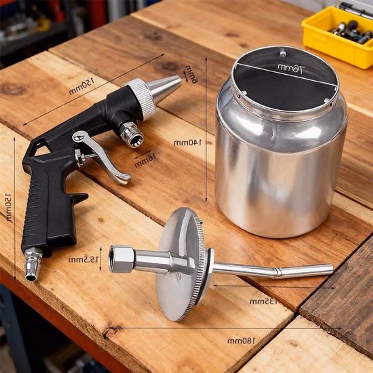 Pistola portatile per sabbiatura, compatibile con compressore d'aria, con una pressione di esercizio di 6,2 bar e una capacità del serbatoio di 1000 cc. Ideale per la lucidatura, la levigatura e la rimozione di vernice