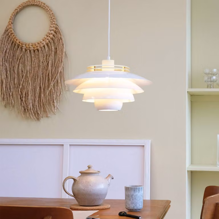 Dyberg Larsen Lampada a sospensione Ejka, dimmerabile, Bianco / Opale, Soggiorno / Sala da pranzo, Metallo, Design, Lampada a sospensione