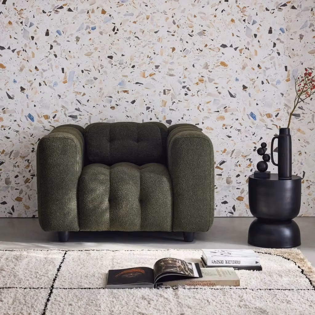 Poltrona moderna Sweeek in tessuto bouclé verde con braccioli e imbottitura in schiuma, L: 71 cm, P: 76,7 cm, H: 110 cm – 2