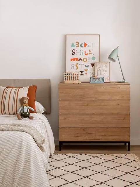 Cassettiera per bambini Kolb Kenay Home con 5 cassetti in legno e metallo, colore naturale marrone e nero