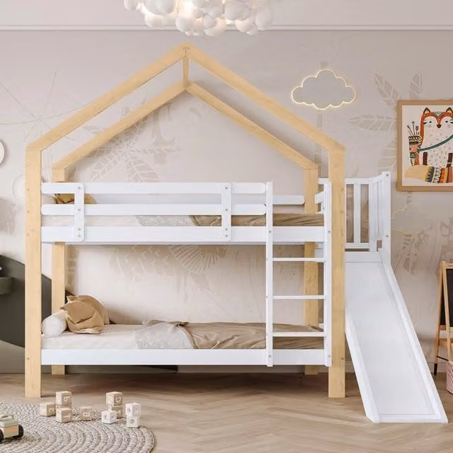 Letto a castello a casetta con scivolo in legno di pino; protezioni anticaduta; bianco e naturale; 90x200 cm