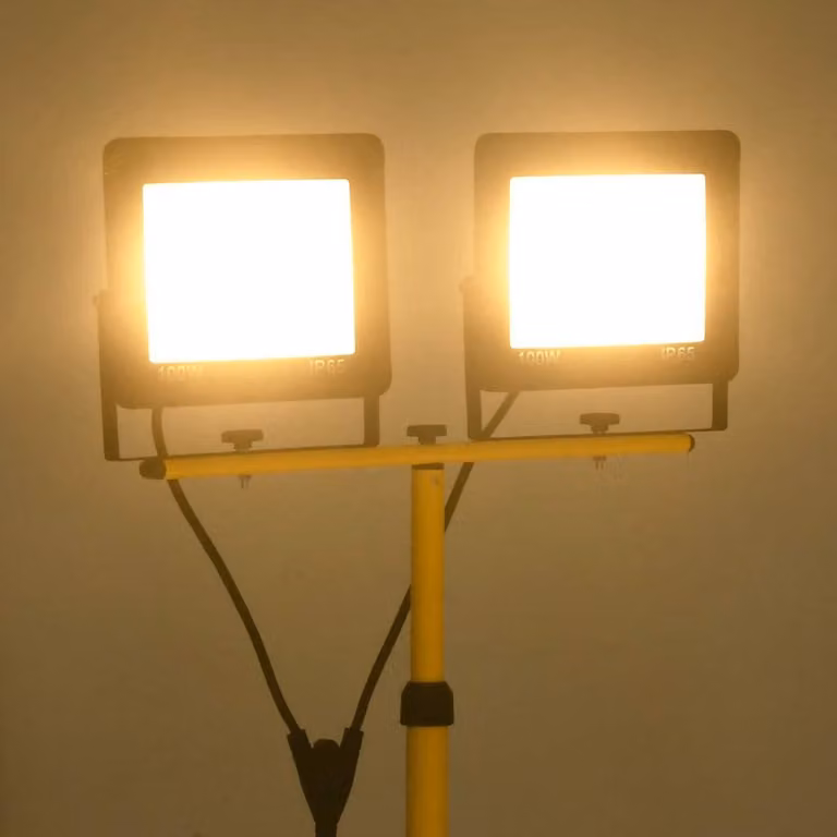 vidaXL Proiettore LED con stativo 2x100 W bianco caldo