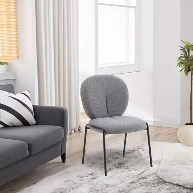 Set di 2 sedie da pranzo Sirio in tessuto teddy grigio con struttura in metallo nero L: 53 cm, P: 39 cm, H: 94 cm – 1