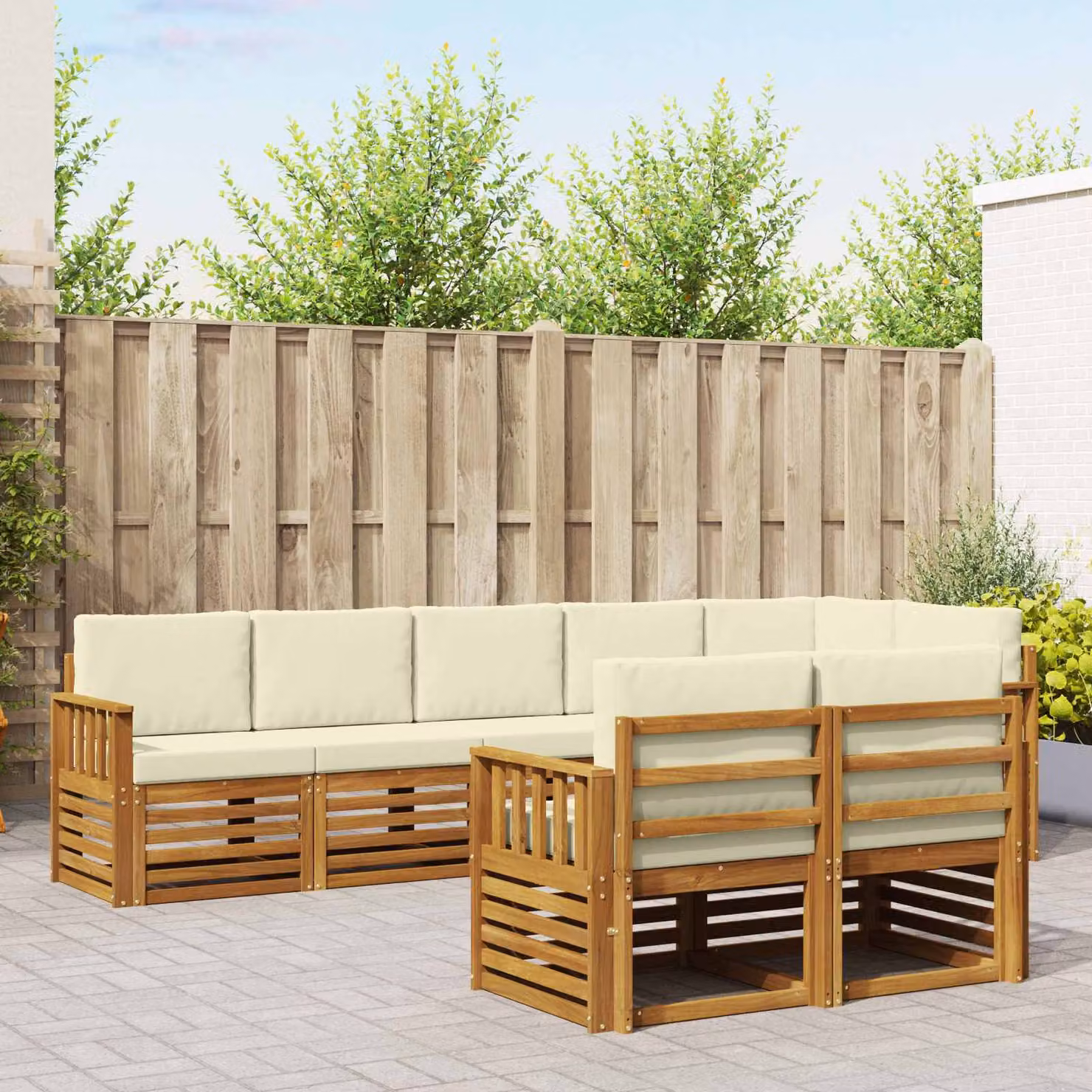 Set di divani da esterno vidaXL a forma di L composto da 8 pezzi in legno di acacia con cuscini beige e bianchi per giardino e terrazza