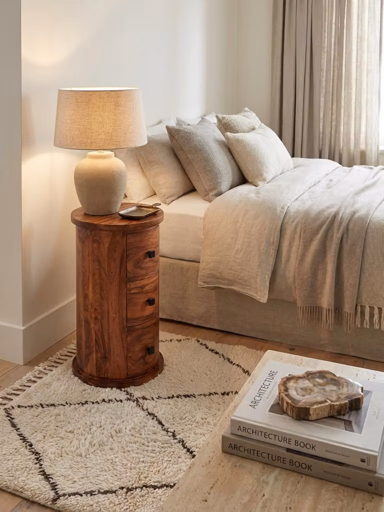 Credenza di design in legno massello di sheesham 35x65x35 cm, armadietto con 3 cassetti, mobile ausiliario stretto in legno massello, mini cassettiera rotonda