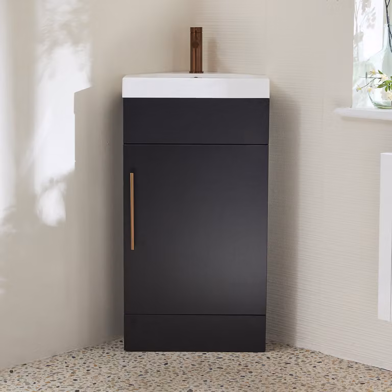 Mobile Bagno a Terra Angolare Grigio Nero da 450mm con Lavabo e Maniglia con Barra a T in Rame Satinato - Cluo