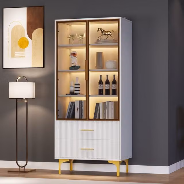Vetrina Elegant in Vetro con Ante in Vetro, Gambe Dorate e Illuminazione LED Integrata, Bianco e Oro, L: 70 cm, P: 35 cm, H: 150 cm