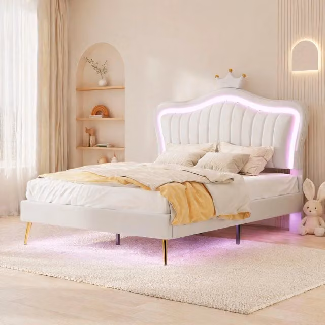 Letto imbottito per bambini 140x200 cm bianco con testiera a conchiglia, corona e LED
