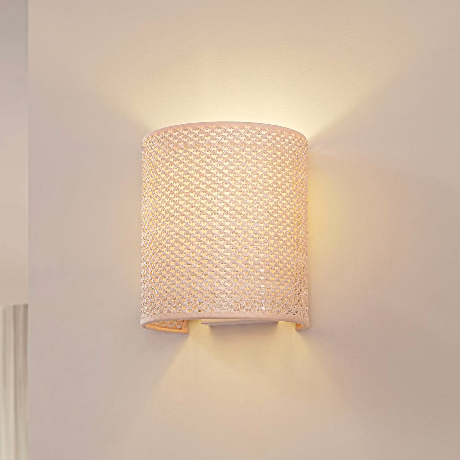 Applique da parete Soula Lindby, dimmerabile, Crema / Ambra, Soggiorno / Sala da pranzo, Plastica, Campagna / Rustiche, Applique