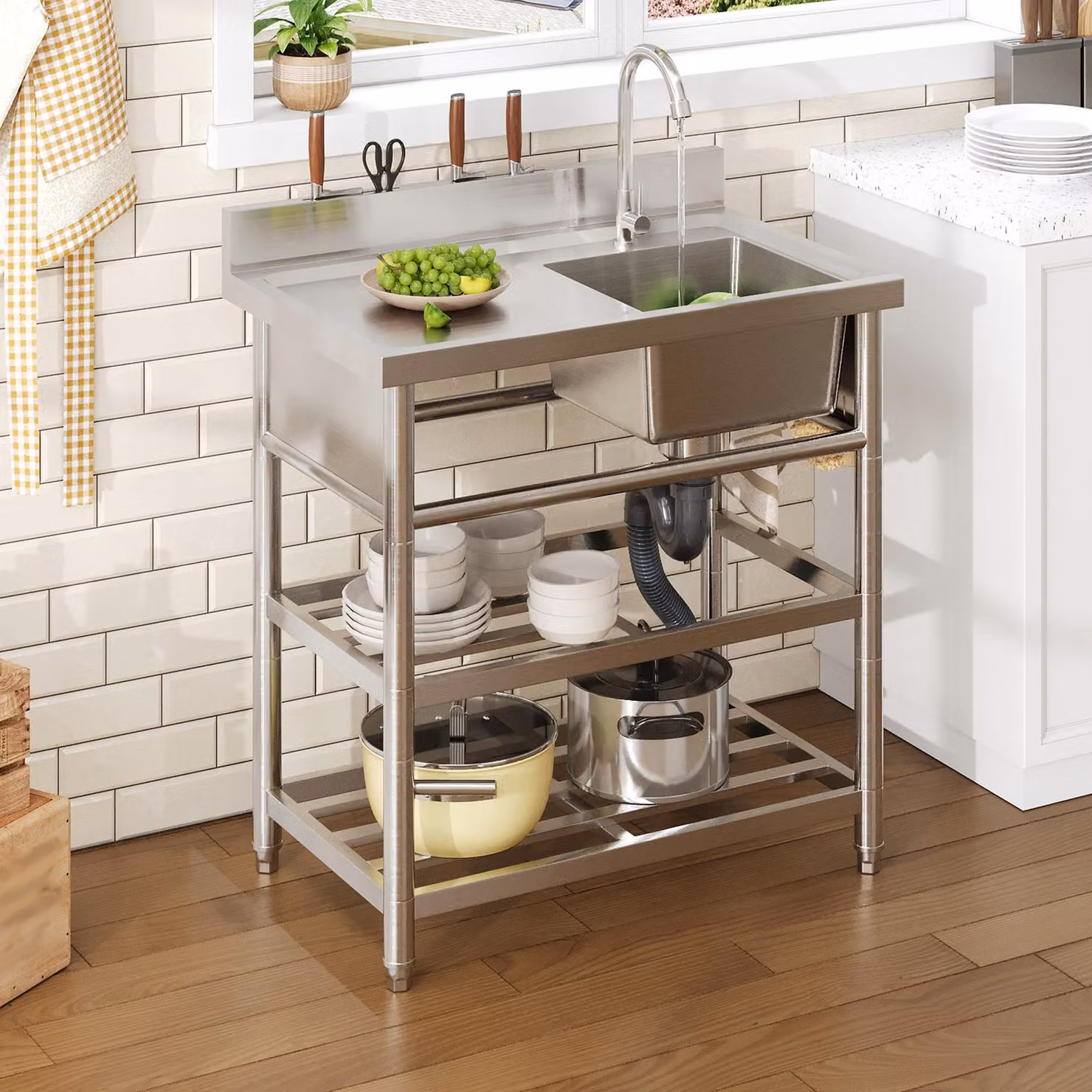 Lavello in acciaio inossidabile con ganci e rubinetto, lavello da esterno con ripiani e scarico a forma di U, ideale per cucine da esterno, colore argento