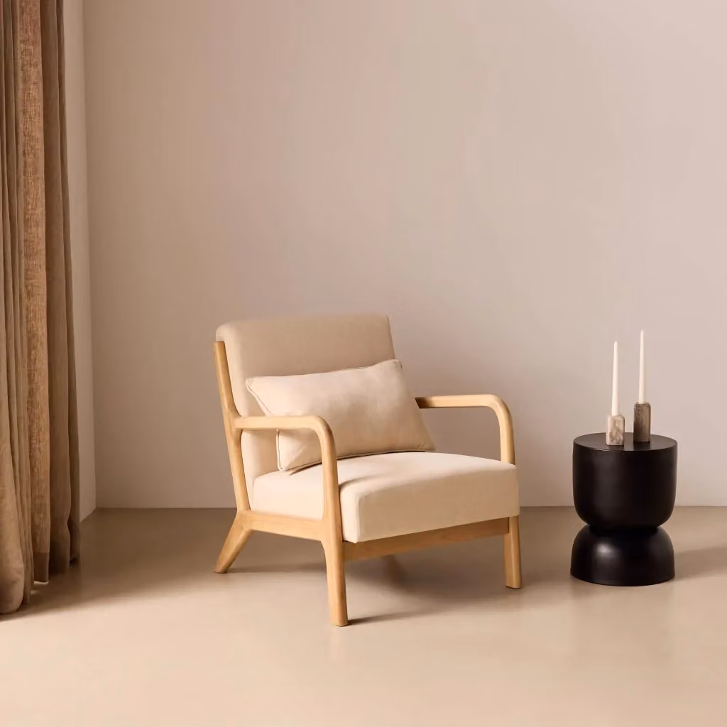 Poltrona scandinava Sweeek in legno e tessuto beige con braccioli – 2