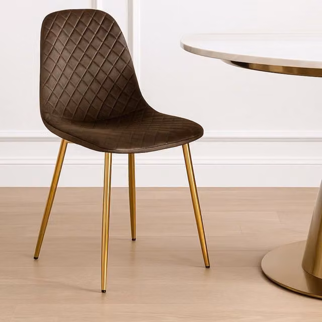 Set 4 Sedie Marta in Velluto Fango con Impunture a Rombi e Gambe Color Oro, Seduta Imbottita