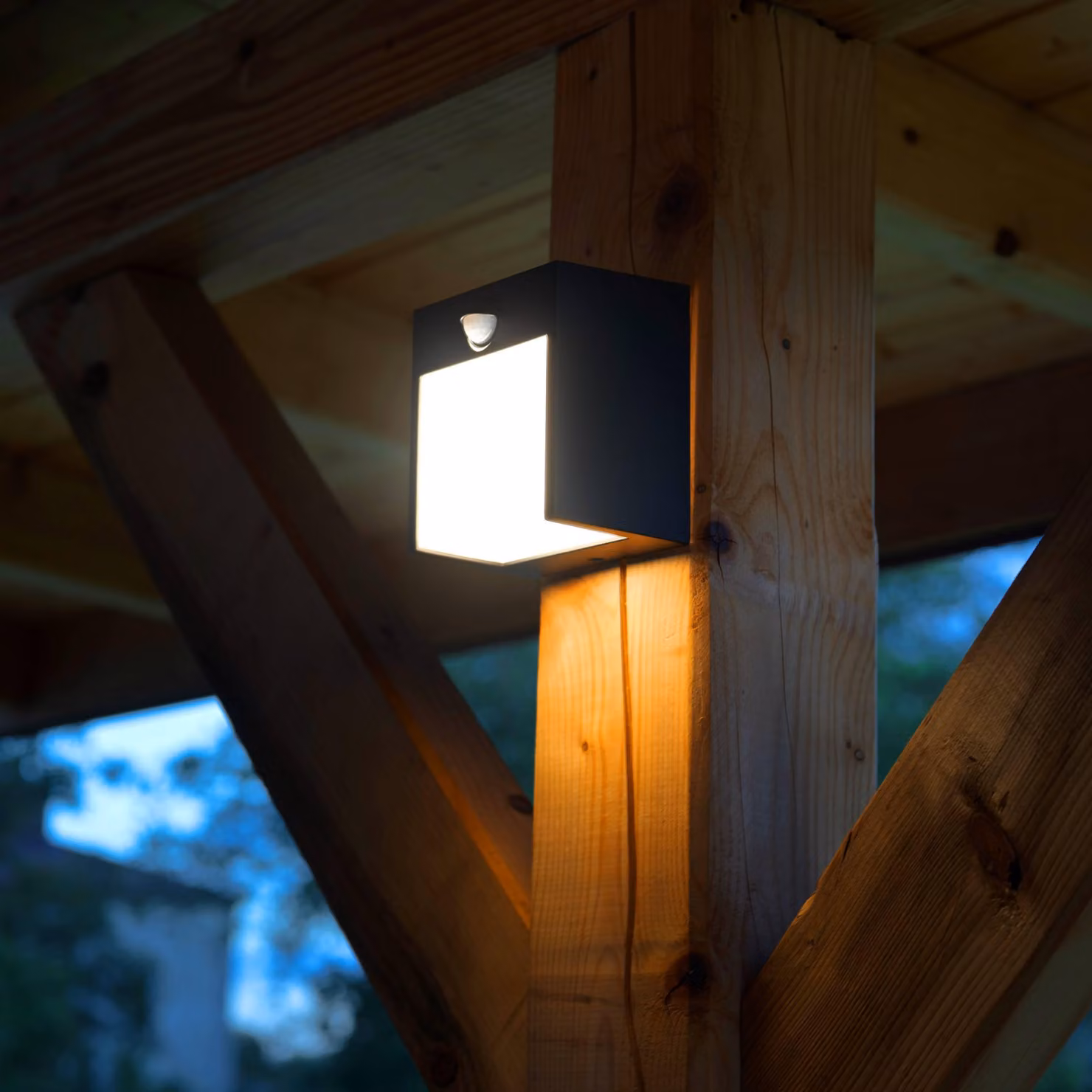 LUMILED Lampada da parete per esterni a LED con rilevatore di movimento 12W 580 lm 3000K Bianco caldo IP54 Nero Splashproof Lampada da parete Moderna Illuminazione a parete Illuminazione esterna Parete della casa Facciata del giardino Zona d'ingresso Terr