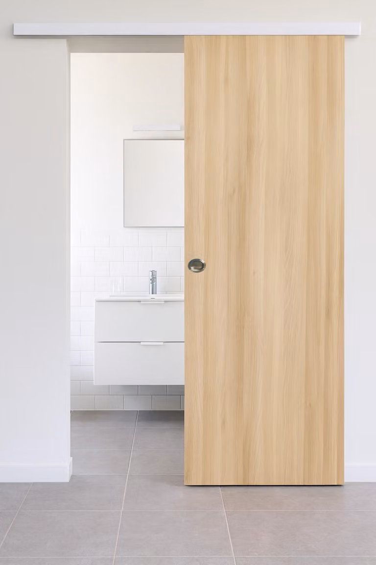 Porta scorrevole in rovere miele H204 x L93 cm, binario in alluminio con fascia bianca, conchiglie Gd Menuiseries