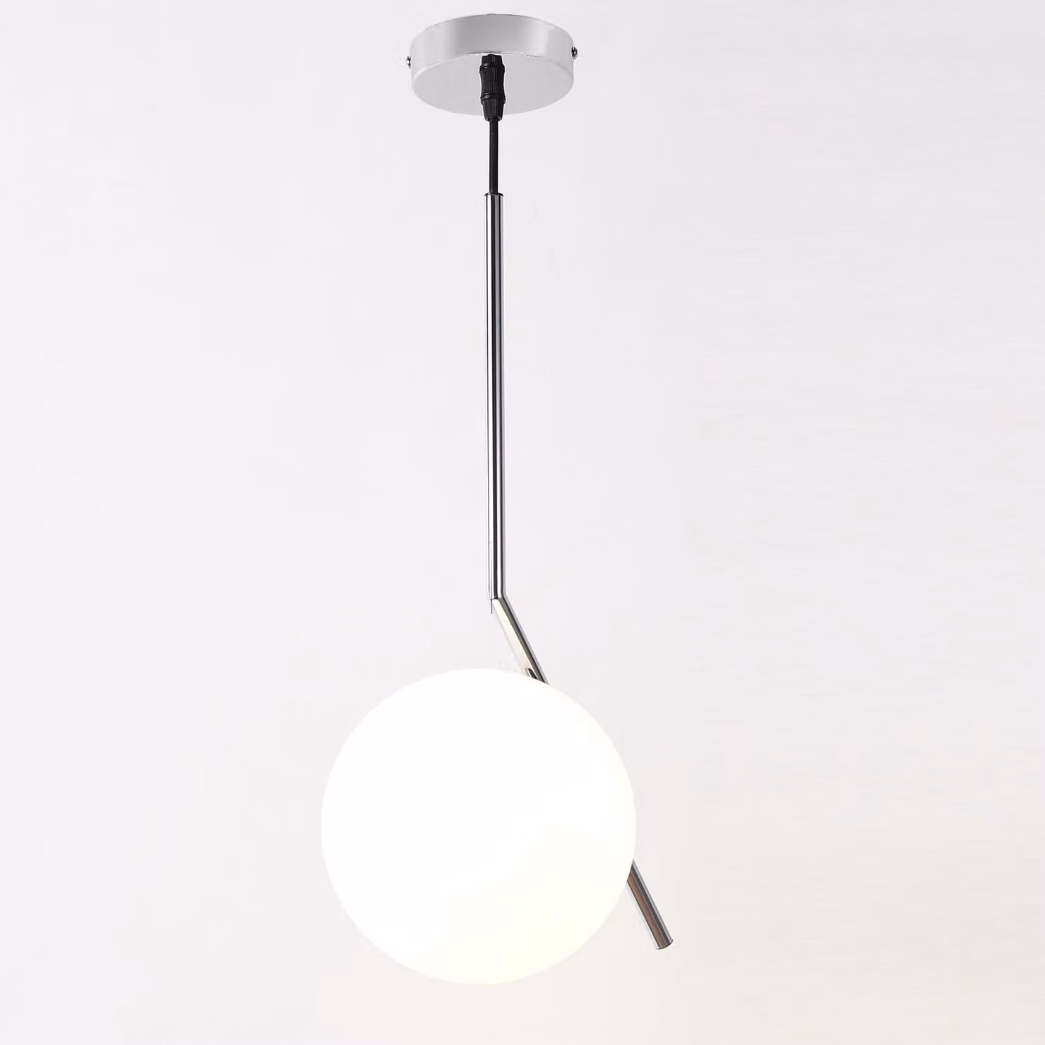 lampada a sospensione "MOON" Ø18cm in vetro opalino E27, design minimalista in argento lucido per interni di design e moderni