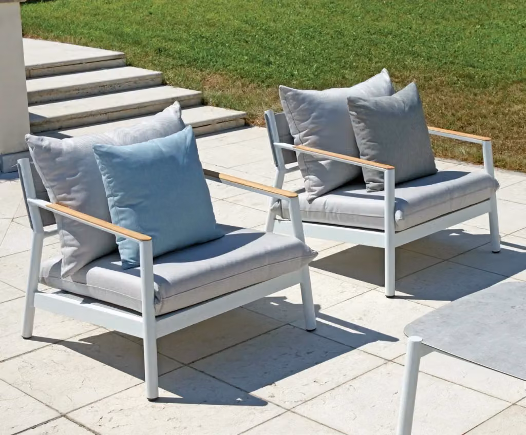 Set da salotto da esterno Classic Moia in alluminio bianco e teak con cuscini inclusi – 2