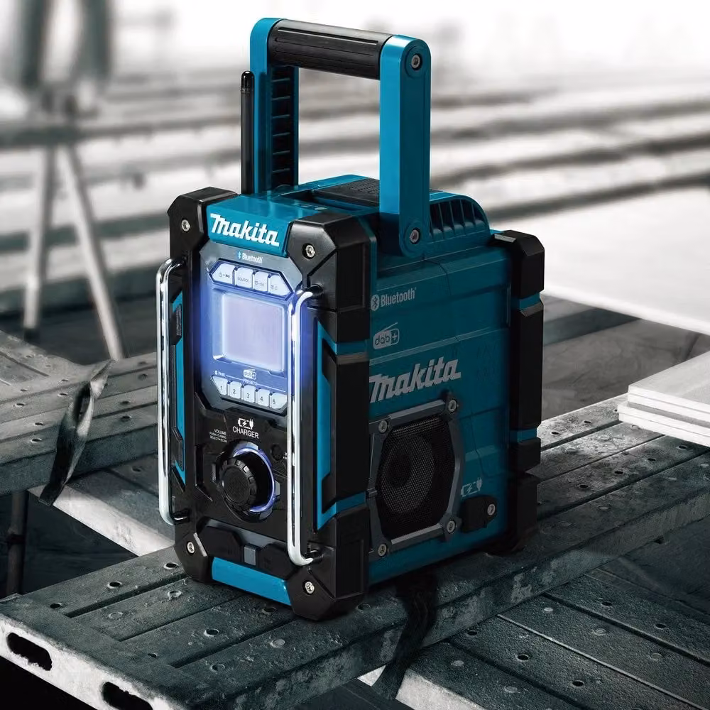 Radio da cantiere Makita DMR301 con DAB+, FM e Bluetooth, protezione IP64 e porta USB – 2